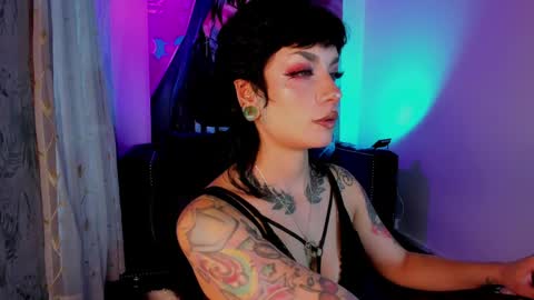 Snapshot of mamushka_ chatting on 04/28/26, 07:52 online show from 04/28/26, 07:52