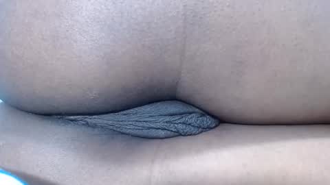 Snapshot of mamy02 chatting on 02/02/25, 11:51 cristal online show from 02/02/25, 11:51