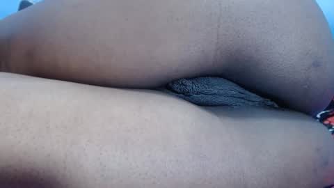 Snapshot of mamy02 chatting on 02/20/25, 08:17 cristal online show from 02/20/25, 08:17