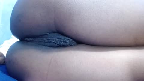 Snapshot of mamy02 chatting on 02/25/25, 07:52 cristal online show from 02/25/25, 07:52