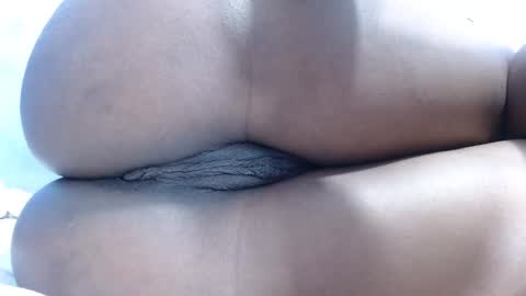 Snapshot of mamy02 chatting on 03/12/25, 05:57 cristal online show from 03/12/25, 05:57