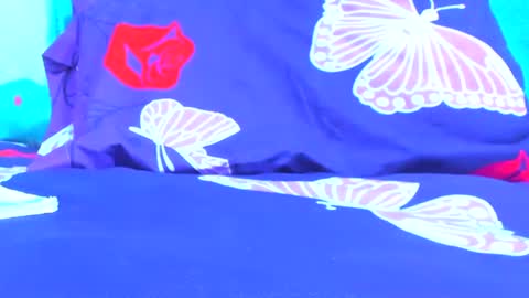 Snapshot of mamy02 chatting on 10/17/25, 09:45 cristal online show from 10/17/25, 09:45