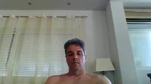 Snapshot of man211172 chatting on 06/06/26, 02:33 man211172 online show from 06/06/26, 02:33