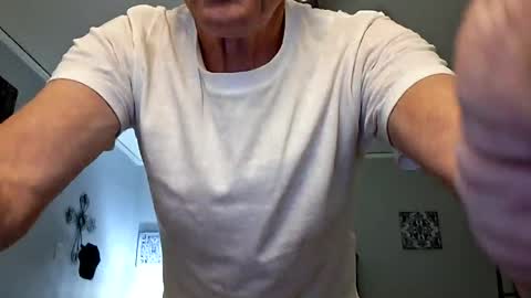 Snapshot of man4latinimennow chatting on 05/24/26, 04:28 man4latinimennow online show from 05/24/26, 04:28