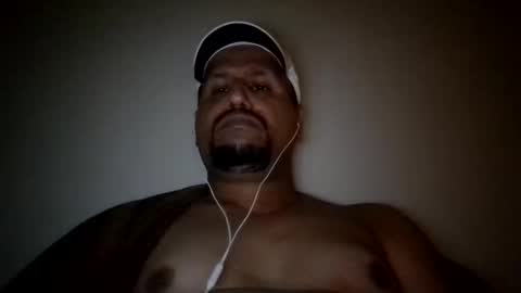 Snapshot of man_new chatting on 01/05/25, 10:29 Man new online show from 01/05/25, 10:29