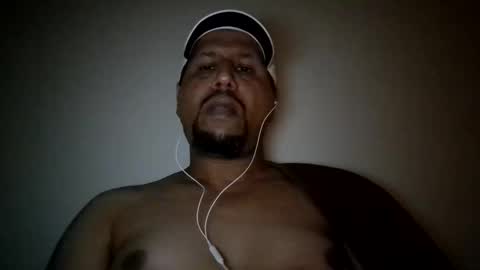 Snapshot of man_new chatting on 02/28/25, 05:26 Man new online show from 02/28/25, 05:26