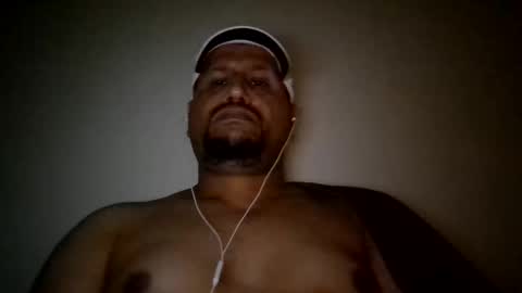Snapshot of man_new chatting on 03/06/25, 01:05 Man new online show from 03/06/25, 01:05