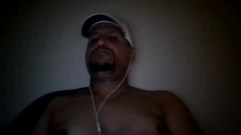 Snapshot of man_new chatting on 03/08/25, 01:39 Man new online show from 03/08/25, 01:39
