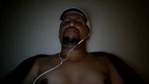 Snapshot of man_new chatting on 10/12/25, 11:04 Man new online show from 10/12/25, 11:04