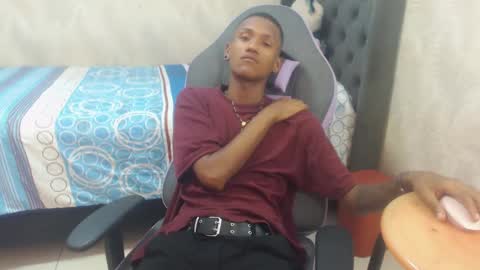 man_san11 online show from 01/19/25, 04:14