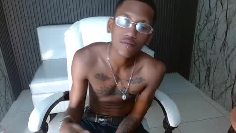 man_san11 online show from 10/12/25, 03:33