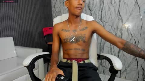 man_san11 online show from 11/24/25, 04:18