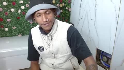 man_san11 online show from 12/18/25, 03:07