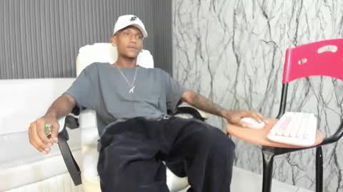 man_san11 online show from 12/21/25, 02:35