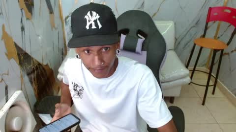 man_sant11 online show from 04/04/26, 02:47