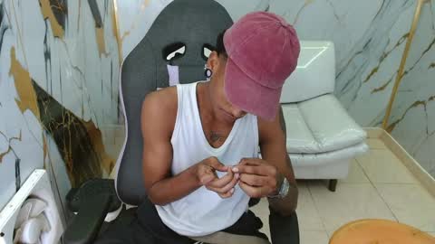 man_sant11 online show from 04/06/26, 05:47