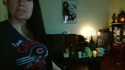 Snapshot of mandaloriangirlsfight chatting on 12/19/25, 07:10 mandaloriangirlsfight online show from 12/19/25, 07:10