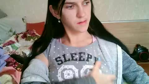 Snapshot of mandari_lukc chatting on 12/14/25, 10:42 Mandari lukc online show from 12/14/25, 10:42