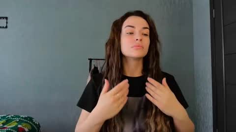 Snapshot of mandibrooks chatting on 04/08/26, 09:20 MandiBrooks online show from 04/08/26, 09:20