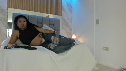 Snapshot of mandy_dark chatting on 04/23/26, 04:20 Mandy Dark online show from 04/23/26, 04:20