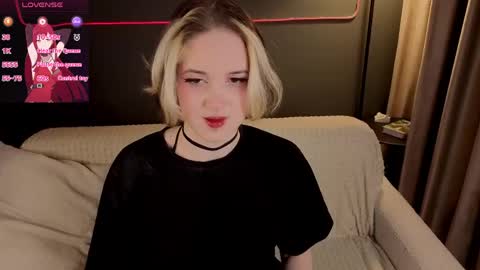 Snapshot of mandy_torres chatting on 03/13/26, 09:32 Luna online show from 03/13/26, 09:32