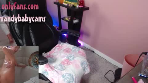 Snapshot of mandybabyxxx chatting on 10/14/25, 08:42 MandyBabyXXX online show from 10/14/25, 08:42