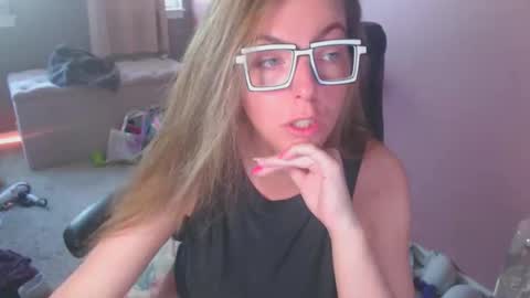 Snapshot of mandybabyxxx chatting on 03/31/26, 06:30 MandyBabyXXX online show from 03/31/26, 06:30