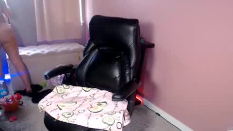 Snapshot of mandybabyxxx chatting on 04/13/26, 01:00 MandyBabyXXX online show from 04/13/26, 01:00