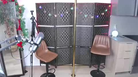 Snapshot of mandygoodhandy chatting on 12/29/24, 05:42 Mandy Goodhandy online show from 12/29/24, 05:42