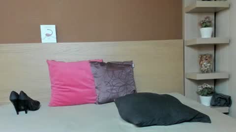 Snapshot of mandymansion chatting on 09/23/25, 10:24 MandyMansion online show from 09/23/25, 10:24