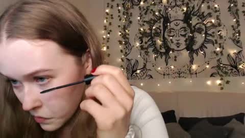 Mandy online show from 10/18/25, 06:19