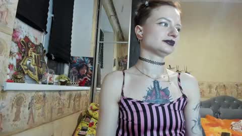 Snapshot of mandyshine chatting on 04/18/26, 07:07 Mandy online show from 04/18/26, 07:07