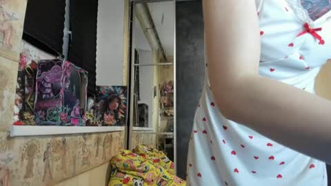 Snapshot of mandyshine chatting on 05/15/26, 05:42 Mandy online show from 05/15/26, 05:42