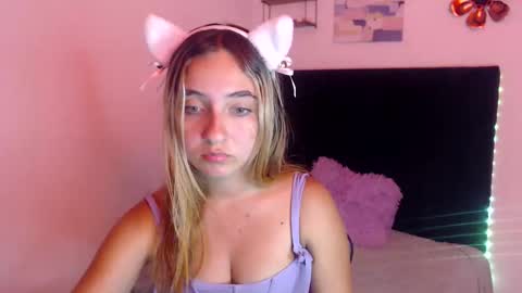 Snapshot of mandyy_petite chatting on 10/29/25, 05:53 mandy sofi online show from 10/29/25, 05:53