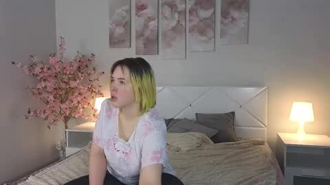 manic_pixie_ online show from 02/05/25, 11:02