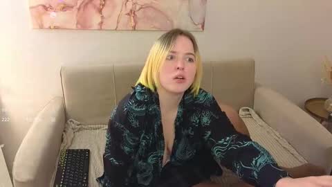 manic_pixie_ online show from 02/11/25, 02:24