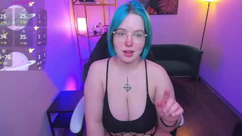 manic_pixie_ online show from 05/20/26, 03:40