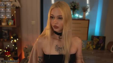 Snapshot of manifreyja chatting on 04/08/26, 06:08 Amelie online show from 04/08/26, 06:08