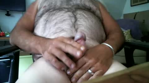 Snapshot of manleg439 chatting on 09/30/25, 04:23 manleg439 online show from 09/30/25, 04:23