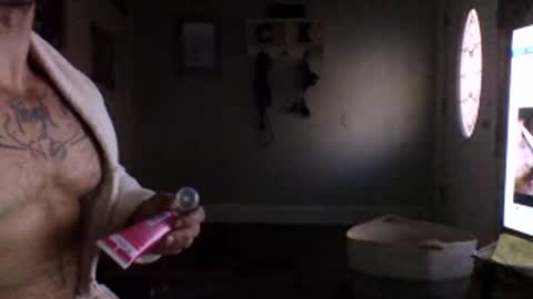 Snapshot of manmuscles3 chatting on 12/05/24, 08:44 manmuscles3 online show from 12/05/24, 08:44