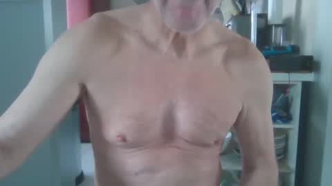 manngrossbite online show from 02/12/25, 10:03