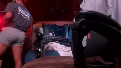 manohsteel1 online show from 10/28/25, 03:43