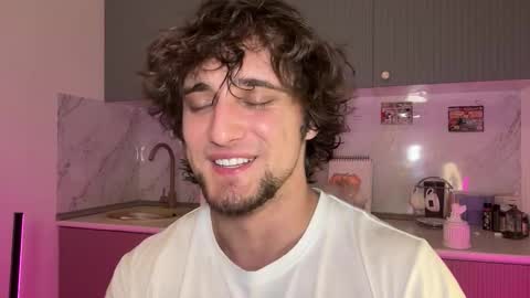 Snapshot of manolein chatting on 10/24/25, 12:19 manolein online show from 10/24/25, 12:19