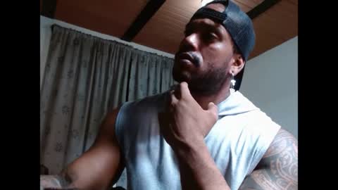 Snapshot of manolofitt chatting on 04/19/26, 04:17 Manolo online show from 04/19/26, 04:17