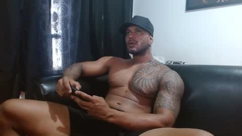 Snapshot of manolofitt chatting on 07/27/26, 04:36 Manolo online show from 07/27/26, 04:36