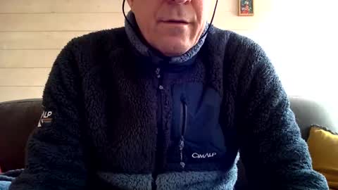 Snapshot of manpower2012 chatting on 12/17/24, 11:06 Manpo online show from 12/17/24, 11:06