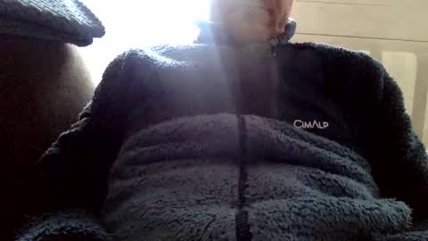 Snapshot of manpower2012 chatting on 12/23/24, 09:05 Manpo online show from 12/23/24, 09:05