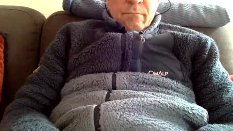 Snapshot of manpower2012 chatting on 03/01/25, 12:12 Manpo online show from 03/01/25, 12:12