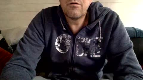 Snapshot of manpower2012 chatting on 09/21/25, 11:23 Manpo online show from 09/21/25, 11:23