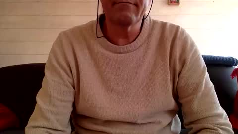 Snapshot of manpower2012 chatting on 10/13/25, 10:59 Manpo online show from 10/13/25, 10:59